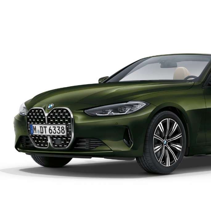 Imagine cu trei sferturi din partea frontală a BMW Seria 4 Cabriolet G23 2020, Bluestone