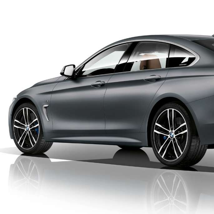 Imagine cu trei sferturi din partea spate a BMW Seria 4 Gran Coupé, Model M Sport Imagine cu trei sferturi din partea spate a BMW Seria 4 Gran Coupé, Model M Sport