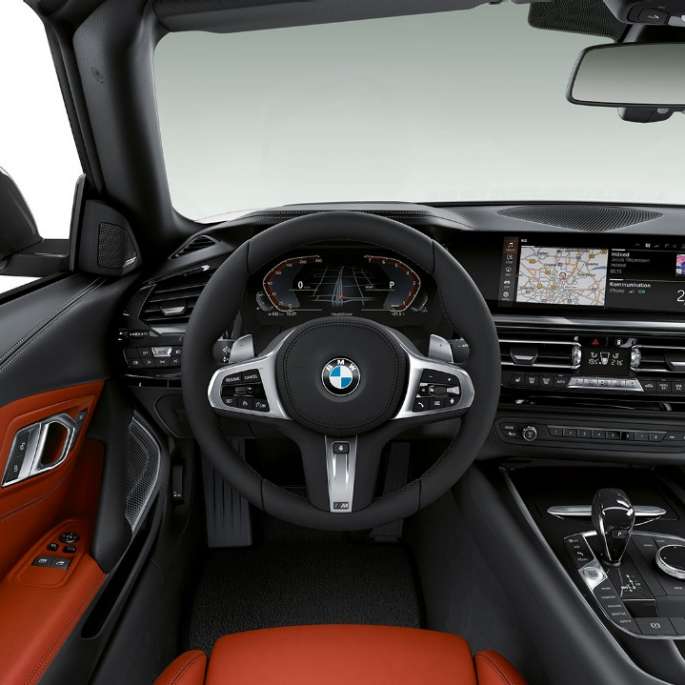 BMW Z4 Roadster model Sport Line Volanul şi locul conducătorului auto din BMW Z4 Roadster model Sport Line