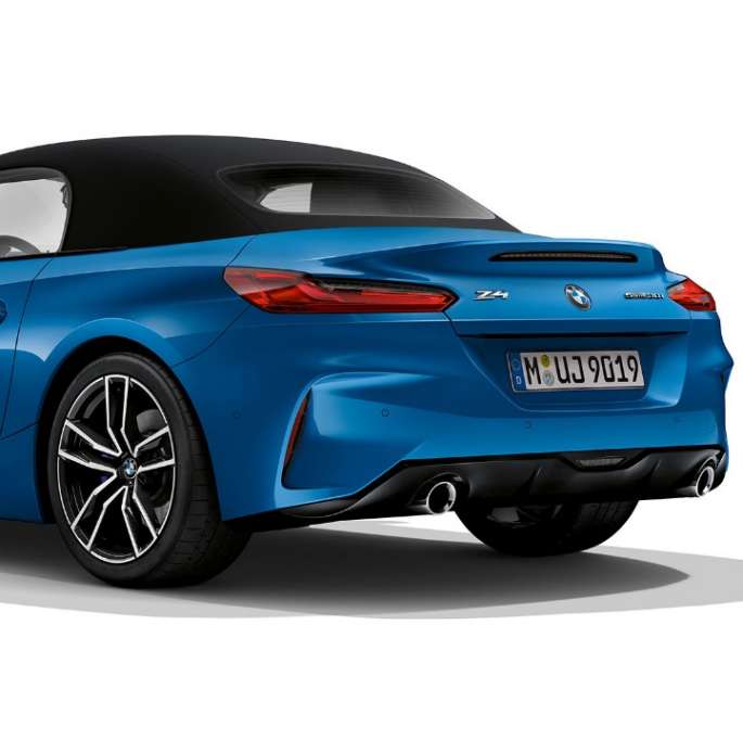 BMW Z4 Roadster model M Sport Imagine cu trei sferturi din partea spate a BMW Z4 Roadster model M Sport